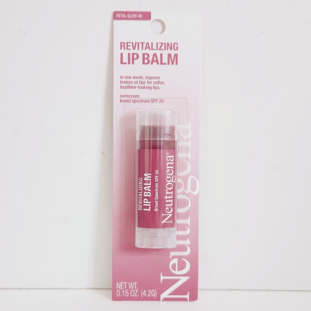 🐢2/$15 Neutrogena Revitalizing Lip Balm Petal Glow